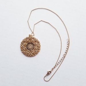 Gold Pendant Necklace